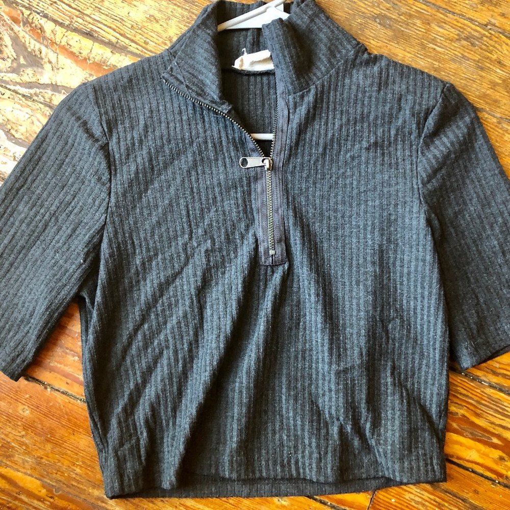 Dark Gray Textured silence + noise Crop Sz M